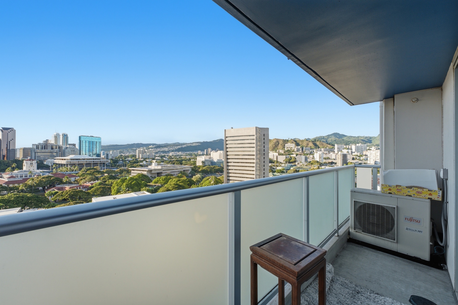 Lanai with mountain and downtown Honolulu view